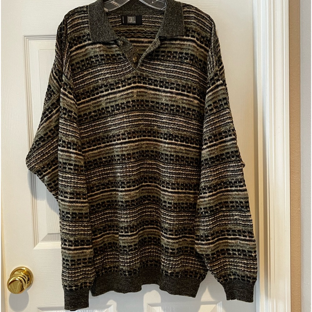 Vintage TSR USA Henley sweater.